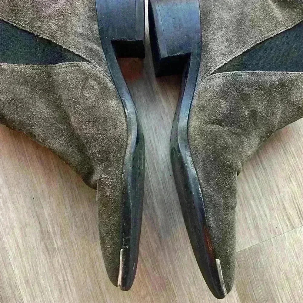 Marc Fisher Gray brown suede Chelsea heeled bootie size 6 - Picture 9 of 13